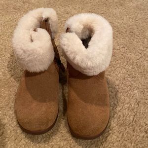 Toddler size 7 uggs